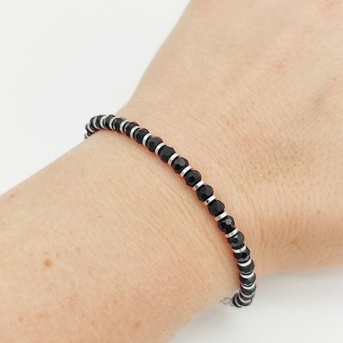 Ezüst karlánc fekete kristályokkal