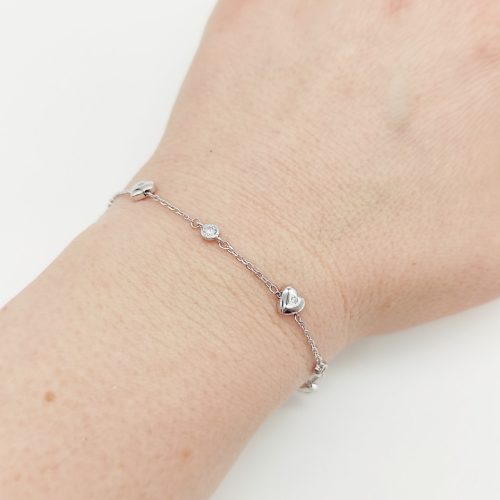 Ezüst karlánc szívekkel