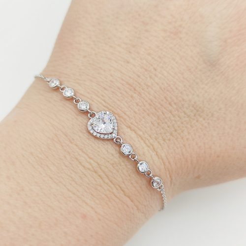 Ezüst karlánc szikrázó szív medállal