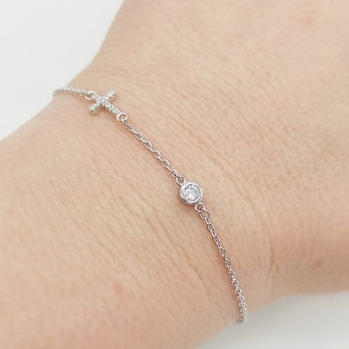 Ezüst karlánc köves kereszt medállal