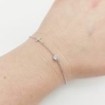 Ezüst karlánc köves kereszt medállal