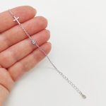 Ezüst karlánc köves kereszt medállal