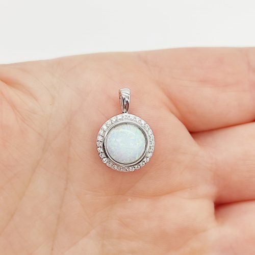 Ezüst medál fehér opállal és cirkóniával