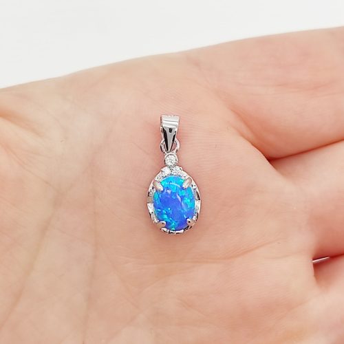 Ezüst medál kék opállal és cirkóniával