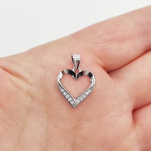Ezüst köves szív medál