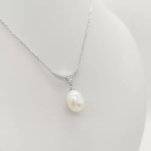 Ezüst nyaklánc tenyésztett gyönggyel