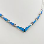 Ezüst nyakék kék opállal