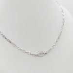 Ezüst modern nyaklánc cirkónia köves medállal