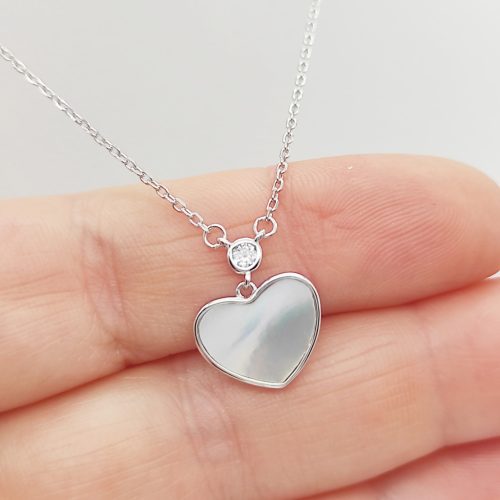 Ezüst nyaklánc gyöngyház szív medállal