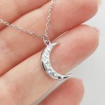 Ezüst nyaklánc félhold medállal