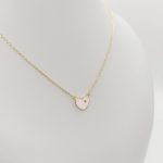 Aranyozott ezüst gyermek nyaklánc rózsaszín szív medállal