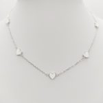 Ezüst gyermek nyaklánc fehér szívekkel