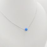 Ezüst nyaklánc kék opál gömbbel