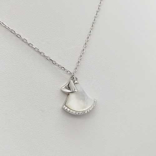 Ezüst nyaklánc modern medállal