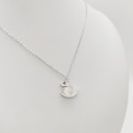 Ezüst nyaklánc modern medállal