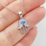 Ezüst nyaklánc szikrázó Fatima keze medállal