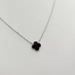 Ezüst nyaklánc fekete lóhere medállal
