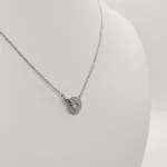 Ezüst nyaklánc modern köves medállal