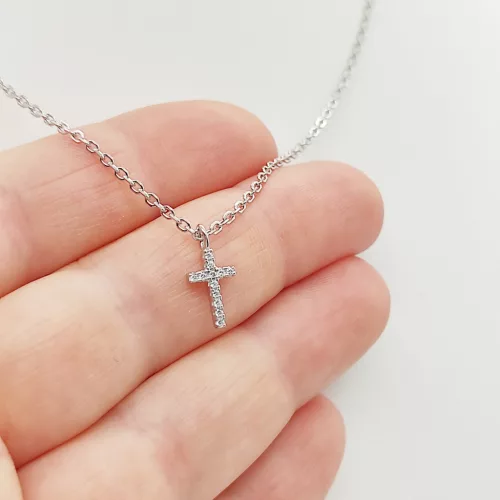 Ezüst nyaklánc köves kereszt medállal