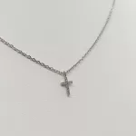Ezüst nyaklánc köves kereszt medállal