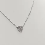 Ezüst nyaklánc köves szív medállal
