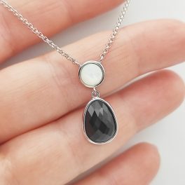 Ezüst nyaklánc fekete és fehér onix medállal