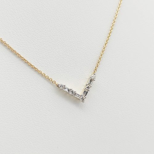 Arany nyaklánc gyémánt "viktória" medállal