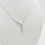 Fehér arany modern nyaklánc gyémánttal