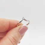 Fehér arany gyűrű gyémánttal