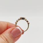 Sárga arany gyűrű gyémánttal és zafírral