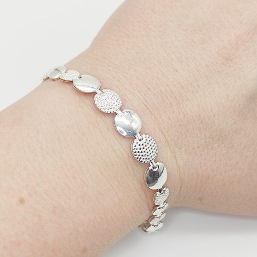 Ezüst kerek mintás szegedi karlánc - 20 cm