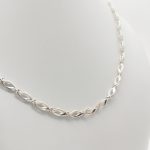 Ezüst halacska mintás szegedi nyakék - 45 cm