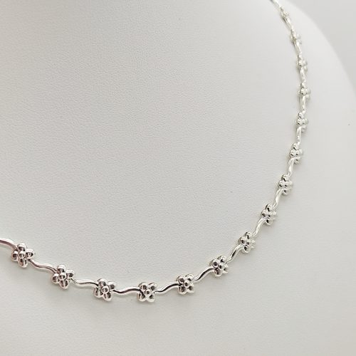 Ezüst virágmintás szegedi nyakék - 40 cm