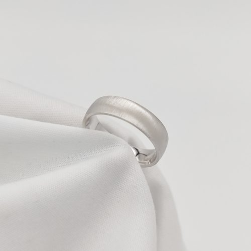 Fehér arany karikagyűrű