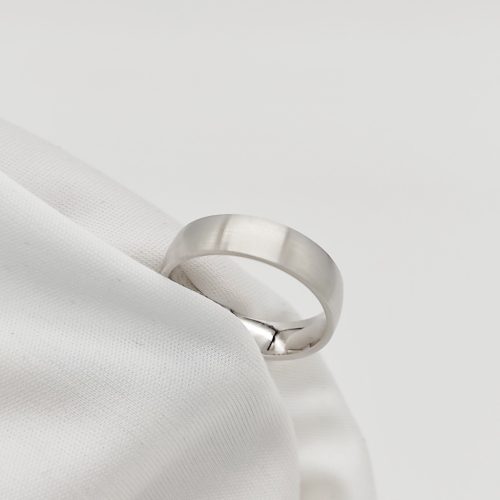 Fehér arany karikagyűrű