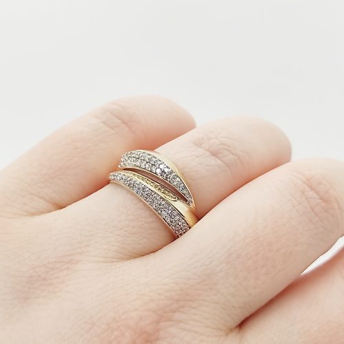 Sárga arany gyűrű gyémánttal