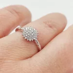 Fehér arany gyűrű gyémánttal