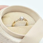 Sárga arany gyűrű gyémánttal