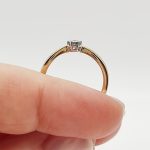 Sárga arany gyűrű gyémánttal