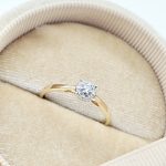 Sárga arany gyűrű gyémánttal