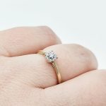 Sárga arany gyűrű gyémánttal