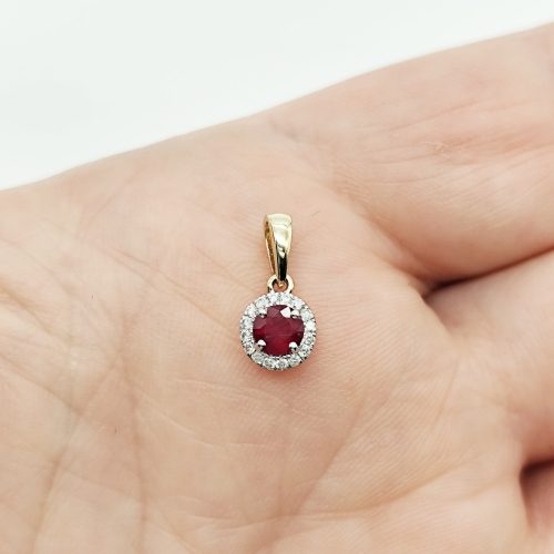 Sárga arany medál gyémánttal és rubinnal