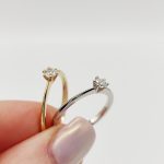 Fehér arany gyűrű gyémánttal