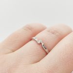 Fehér arany gyűrű gyémánttal