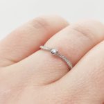 Fehér arany gyűrű gyémánttal