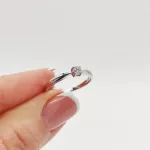 Fehér arany gyűrű gyémánttal