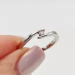 Fehér arany gyűrű gyémánttal