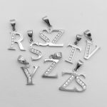 Arany "P" betű medál