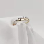 Sárga-fehér arany gyűrű gyémánttal