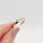 Sárga-fehér arany gyűrű gyémánttal